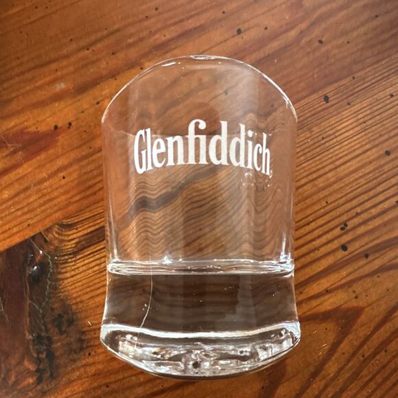 Glenfiddich Etched Embossed Stag Head Triangle Scotch Whiskey Glass - Picture 5 of 9